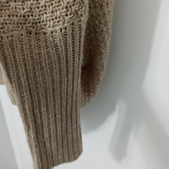 Charlotte Russe Beige Oversize slouchy Knit Sweater with 3/4 sleeves - Picture 10 of 13